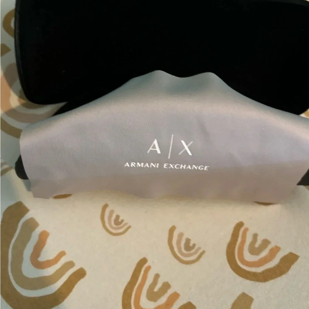 Armani  Exchange Black Hard Sunglass case with cleaning‎ cloth